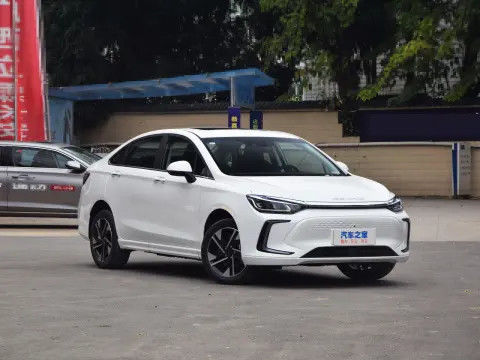 BEIJING EU5 Elektroauto mit 4 Türen und 5 Sitzplätzen