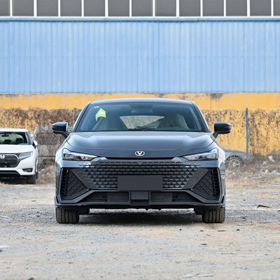 Changan UNI-V IDD Plug In Hybrid Limousinen 5 Sitzplätze Kilometerleistung 1100KM
