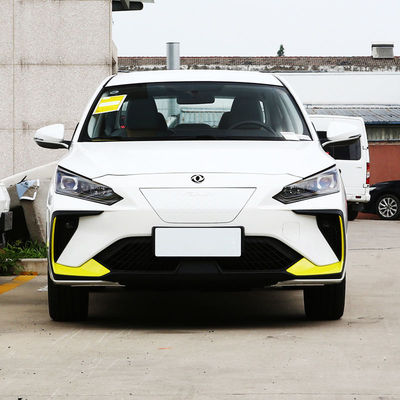 Dong Feng E70 Chinesisches Elektrotaxi für Online-Fahrt Batterielaufzeit 400KM