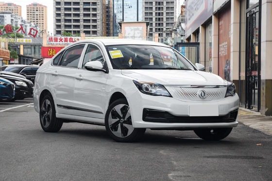 Dong Feng E70 Chinesisches Elektrotaxi für Online-Fahrt Batterielaufzeit 400KM
