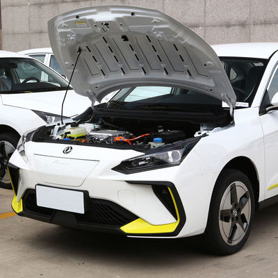 Dong Feng E70 Chinesisches Elektrotaxi für Online-Fahrt Batterielaufzeit 400KM