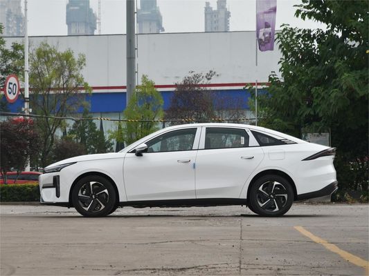 Geely Galaxy L6 Chinesische Elektrische Limousine Plug In Hybrid Limousine 1370KM L2 Assistenzfahrt