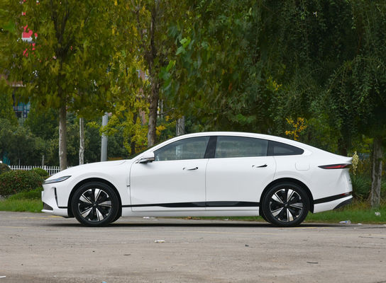 Chang'an A07 Sedan EV und Reev Zwei Kombinationen Batterielebensdauer 515 km (EV) und 1200 km (1.5T Motor Reev)