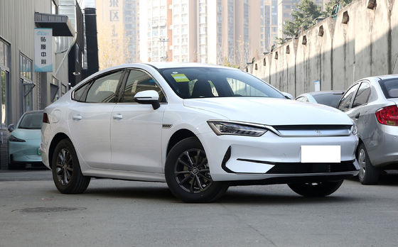 2024 BYD Qin Plus 55 km/120 km Honor Modell China D-MI Stecker im Hybrid-Auto
