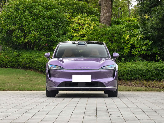Huawei Luxeed R7. Chinas fortschrittlichstes Smart Car, mit einer reinen elektrischen Reichweite von bis zu 802 km!
