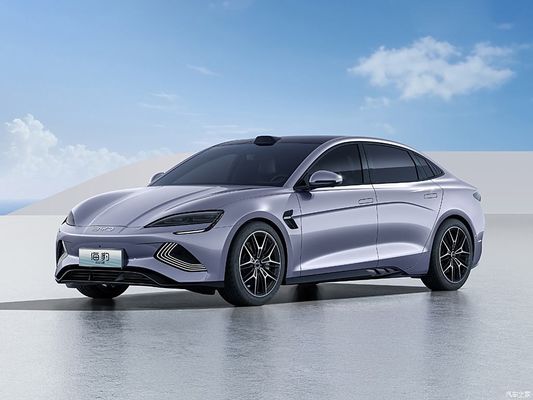 BYD 2025 Seal, eine rein elektrische Limousine mit einer Reichweite von bis zu 650 km, ein neues intelligentes Fahrsystem und das beste Preis-Leistungs-Verhältnis für eine mittelgroße Limousine.