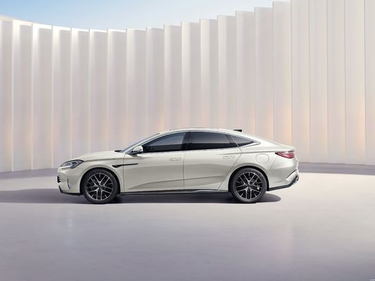 2025 BYD-SEAL 07 DM-i Intelligent Drive mit BYD Dmi Technologie der 5. Generation ausgestattet. hat eine kombinierte Reichweite von über 2000KM. Bestes Preis-Leistungs-Verhältnis