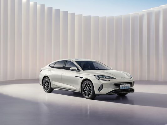 2025 BYD-SEAL 07 DM-i Intelligent Drive mit BYD Dmi Technologie der 5. Generation ausgestattet. hat eine kombinierte Reichweite von über 2000KM. Bestes Preis-Leistungs-Verhältnis