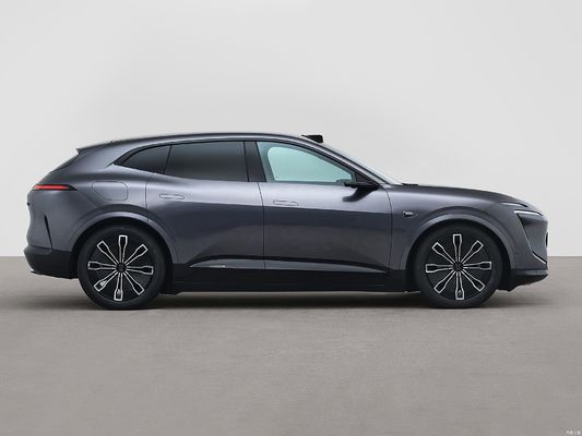 Changan Avatr 07 ist eine neue High-End-Marke, die gemeinsam von CATL, Huawei und Chang'an Automobile entwickelt wurde.Damit ist es der kostengünstigste intelligente Antrieb.