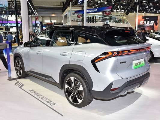 Geely Galaxy L7, angetrieben von 1.5L und 1.5T Motoren, mit einer kombinierten Reichweite von 1.370 km und einer rein elektrischen Reichweite von 115 km. ein kostengünstiger Plug-in Hybrid SUV.