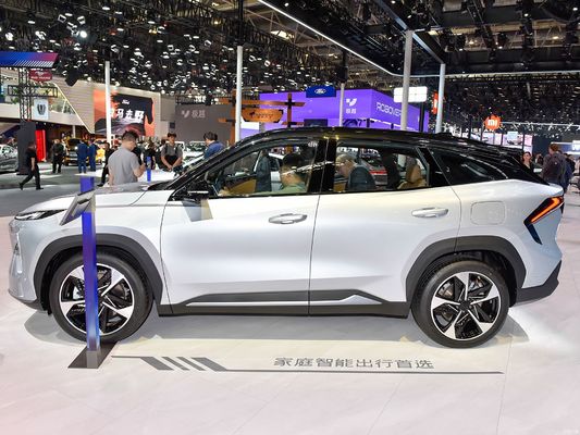 Geely Galaxy L7, angetrieben von 1.5L und 1.5T Motoren, mit einer kombinierten Reichweite von 1.370 km und einer rein elektrischen Reichweite von 115 km. ein kostengünstiger Plug-in Hybrid SUV.